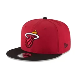 Best Paper Planes x New York Yankees Black 9FIFTY Snapback Hat - KTGCaps - Baseball caps for various teams, purchased online at a discount